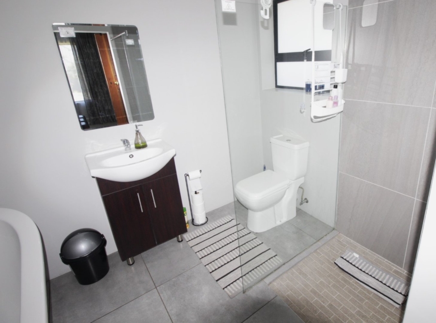 4 Bedroom Property for Sale in Paradise Beach Eastern Cape